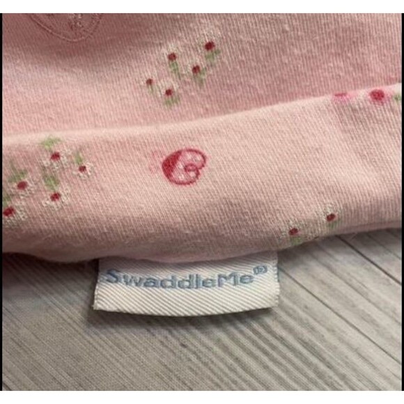 Summer Infant SwaddleMe Swaddle Me Flowers Baby Girl Swaddle, Size Small/Medium - Picture 5 of 6